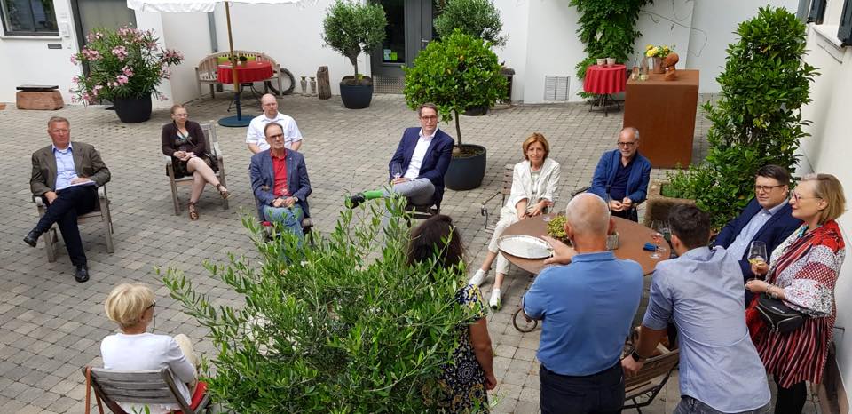 Ministerprasidentin Dreyer On Suw Tour Weinbau Und Tourismus In Corona Zeiten Beleuchtet Pfalz Express