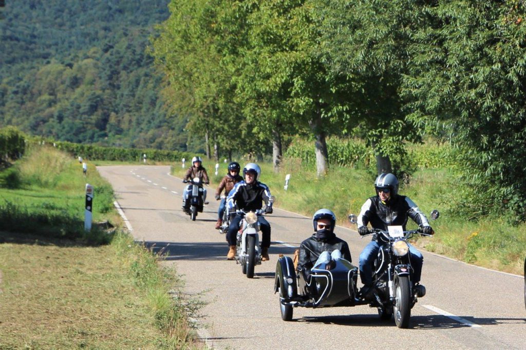 9 Und 10 September 2023 An Der Südlichen Weinstraße Oldtimerwandern Zum Tag Des Offenen 