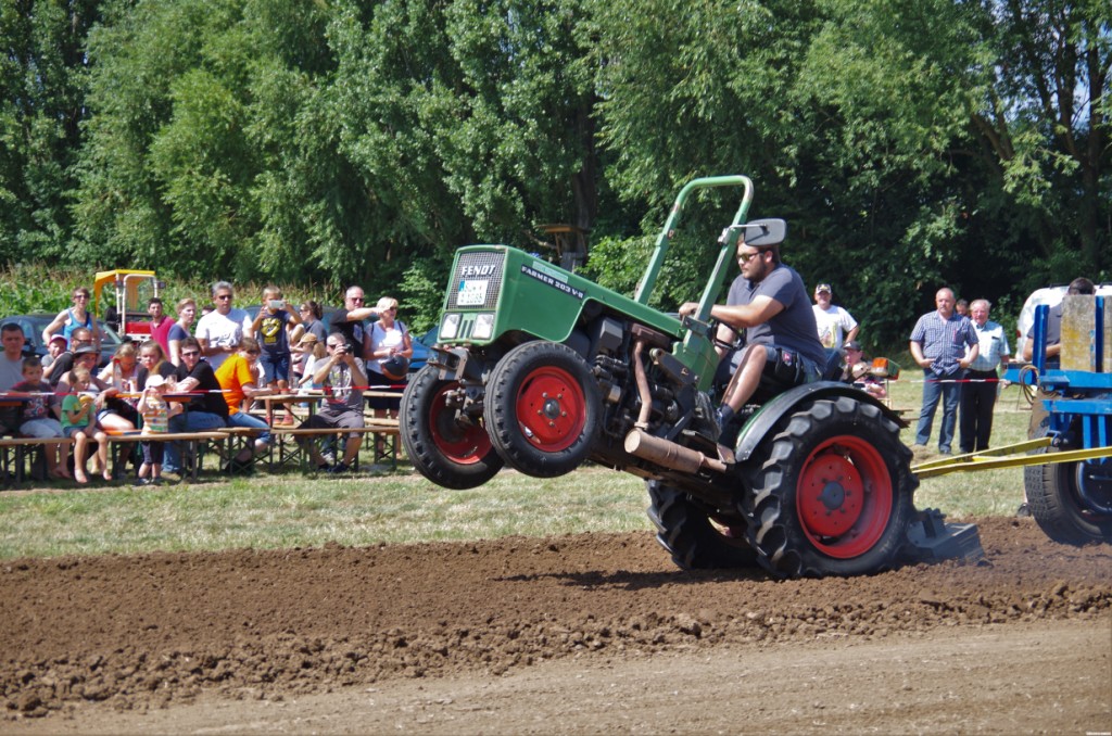 Südpfälzer Schlepperpulling am 11. August 2024: "Zieh den Karren aus dem Dreck"